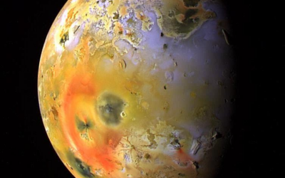 Une exolune volcanique autour d’une exoplanète géante !