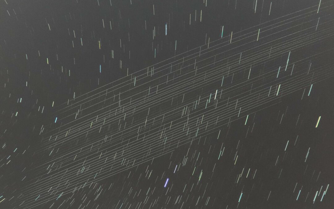 Du sacré des cieux d’Orient aux satellites Starlink : comment la modernité transforme notre perception du ciel